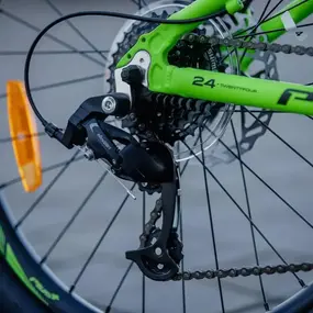 Велосипед Stels Adrenalin MD 24+ V010 2022 (неоновый лайм) 1