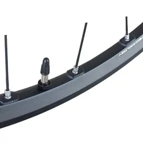Колеса Shimano, 26" MTB WH-MT65, бескам, диск. C.Lock, QR 9x100 / 9x135, HG 1