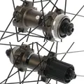 Колеса Shimano, 26" MTB WH-MT65, бескам, диск. C.Lock, QR 9x100 / 9x135, HG 1