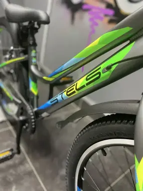 Stels Navigator 420 V 24" V030 серый/зеленый 1