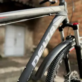 Delta 7100 черно-красный 1