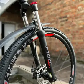 Delta 7100 черно-красный 1