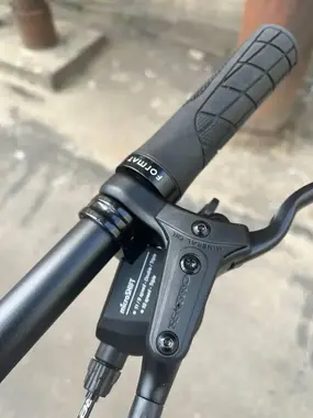 FORMAT 1413 27.5 черный/красный 1