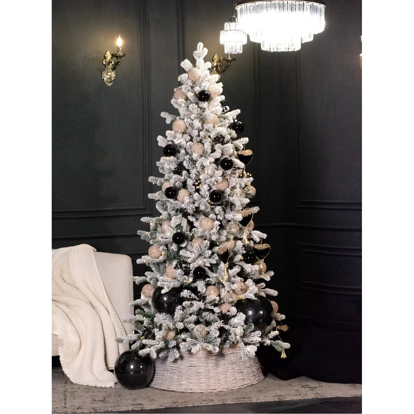 Елка искусственная Месина 210 см LED GrandCity 1