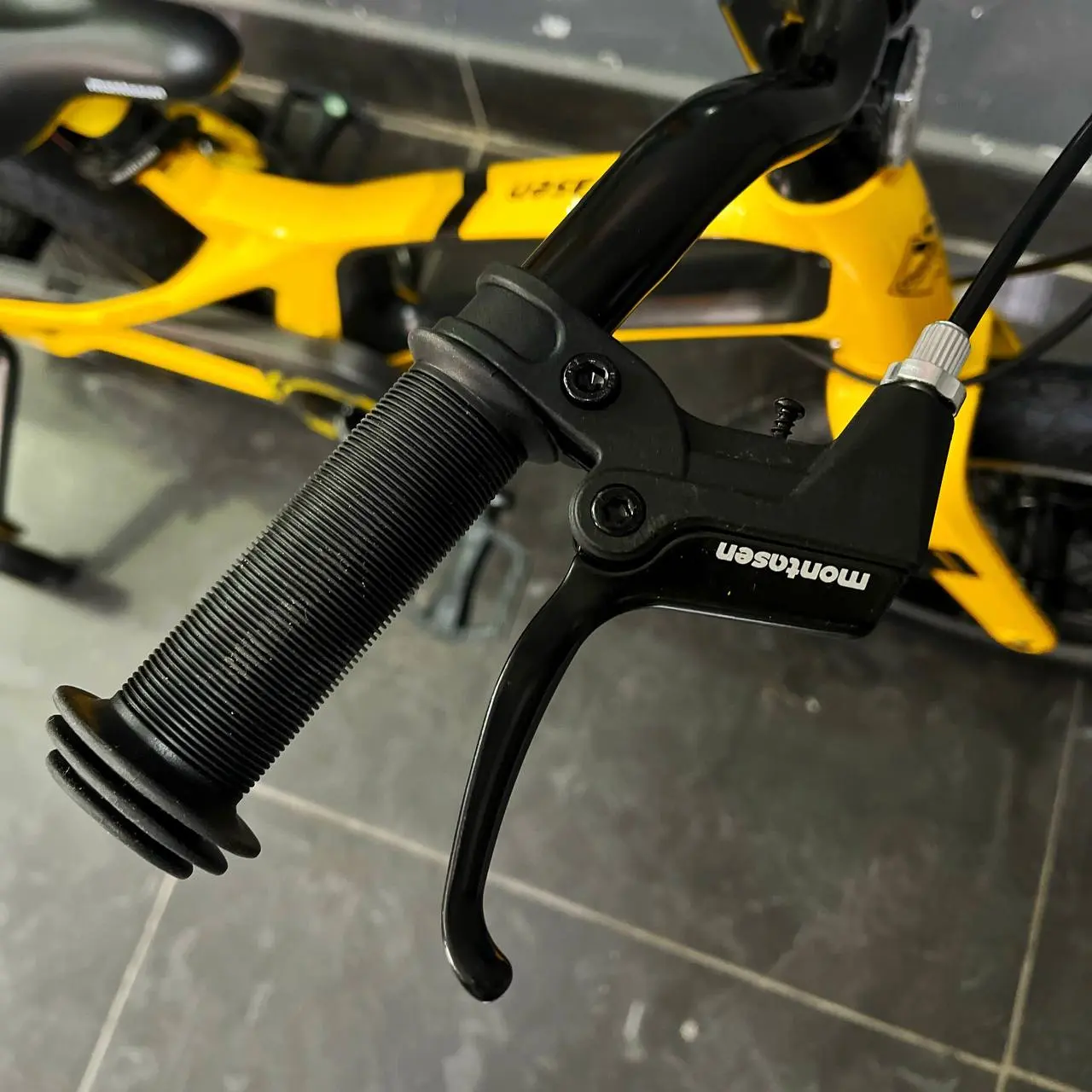 Детский велосипед Montasen MB04 16 желтый 3