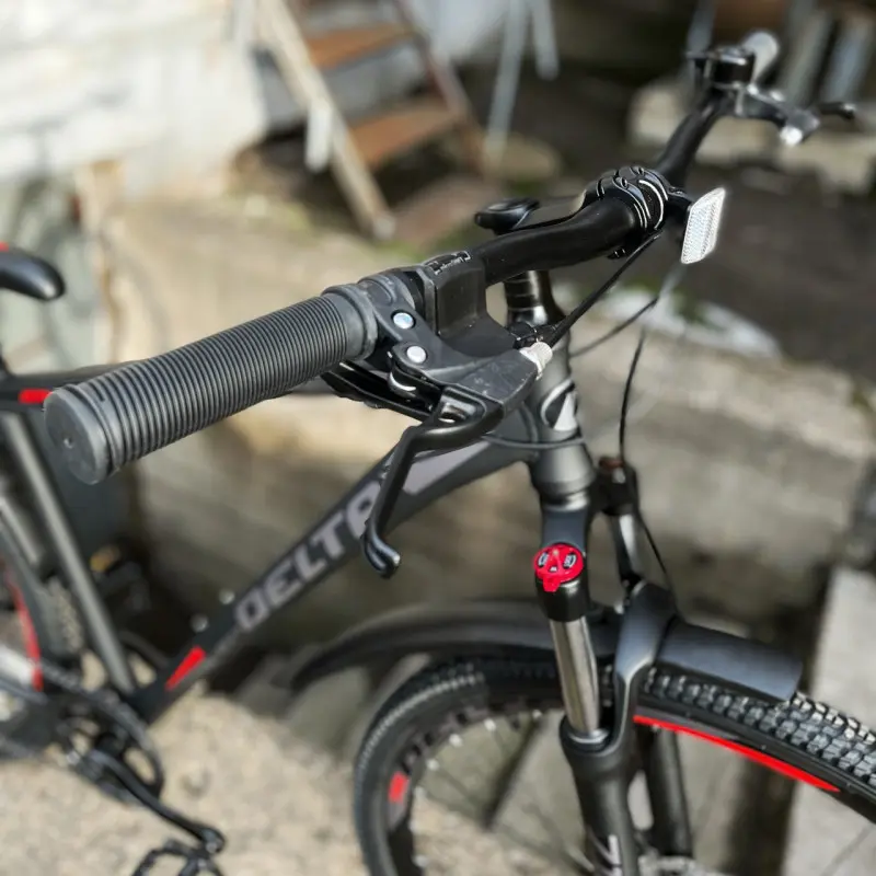 Delta 7100 черно-красный 1