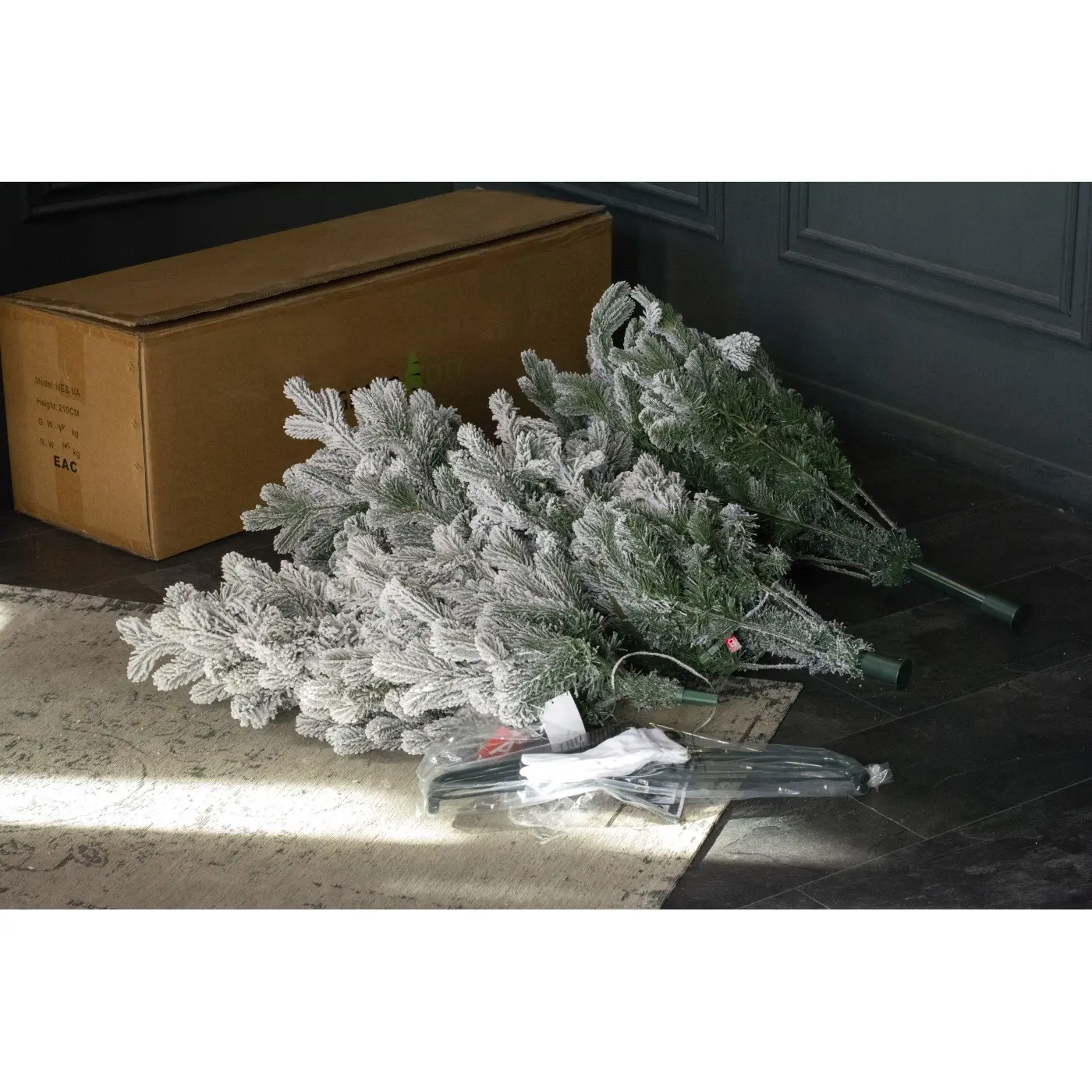 Елка искусственная Месина 210 см LED GrandCity 1