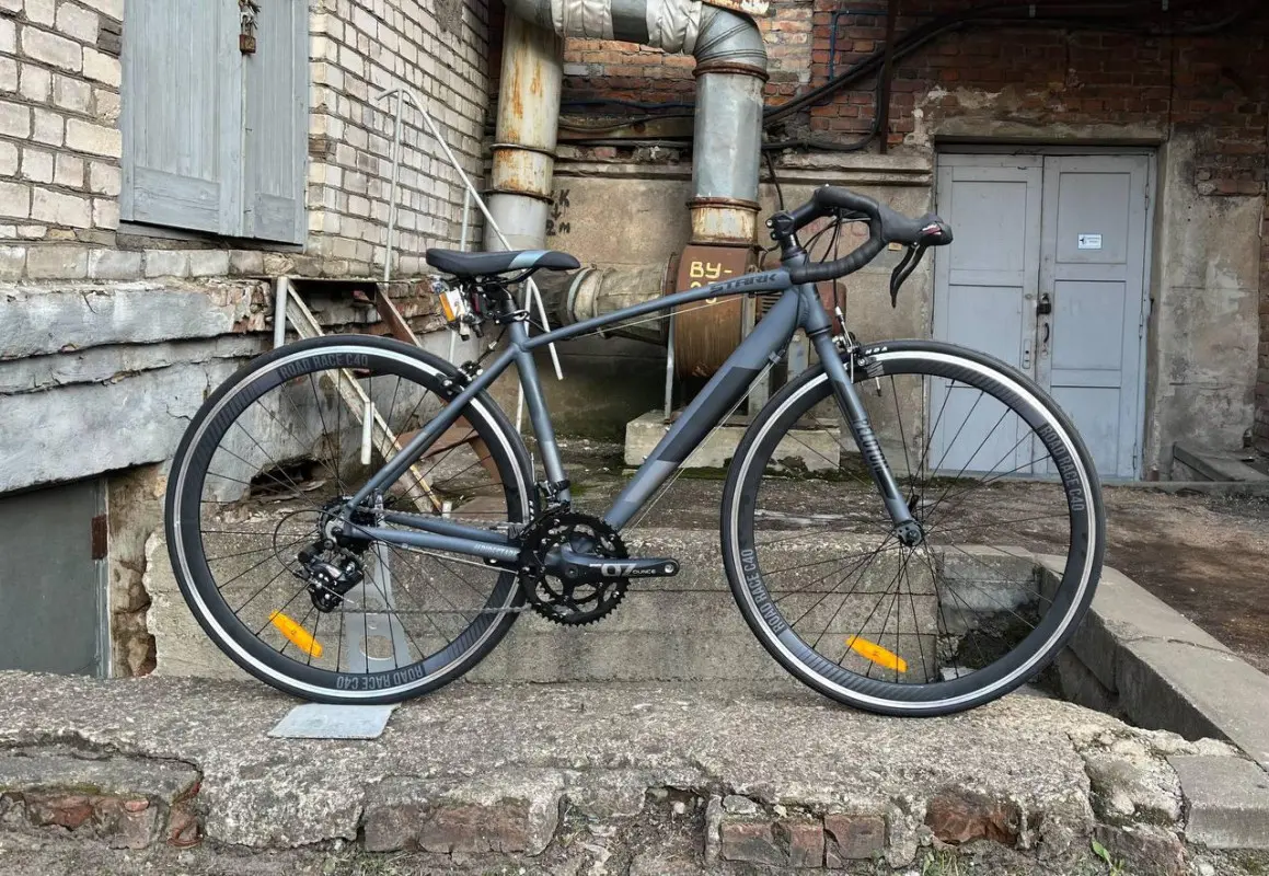 Stark Peloton 700.1 серый/черный 1