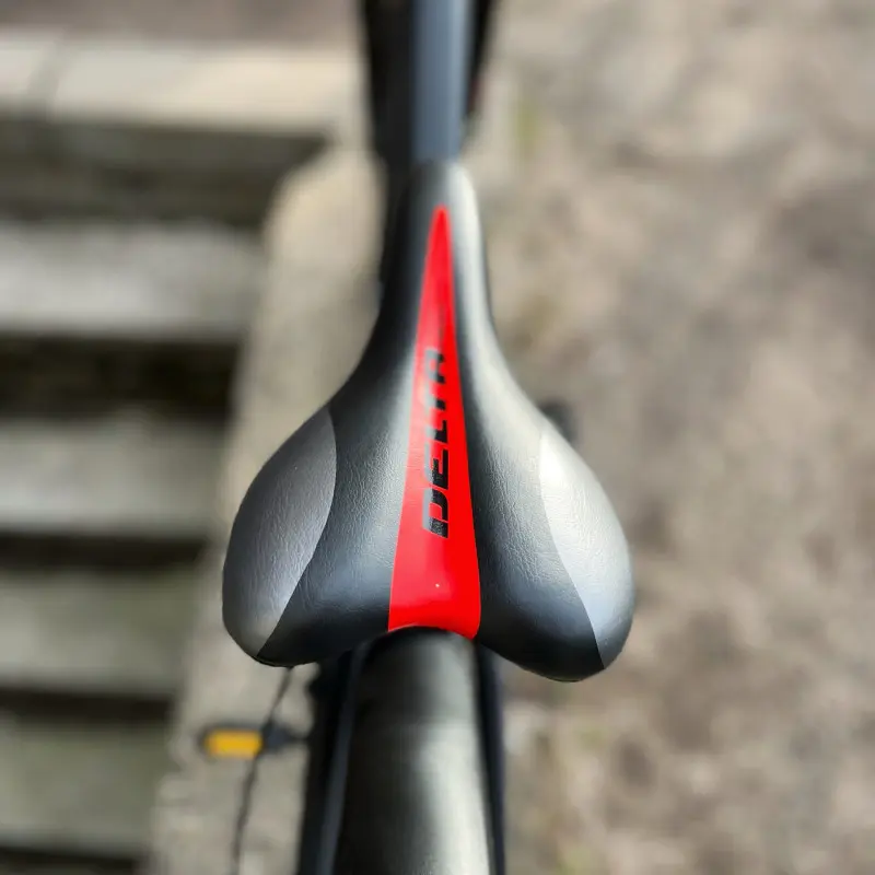 Delta 7100 черно-красный 1