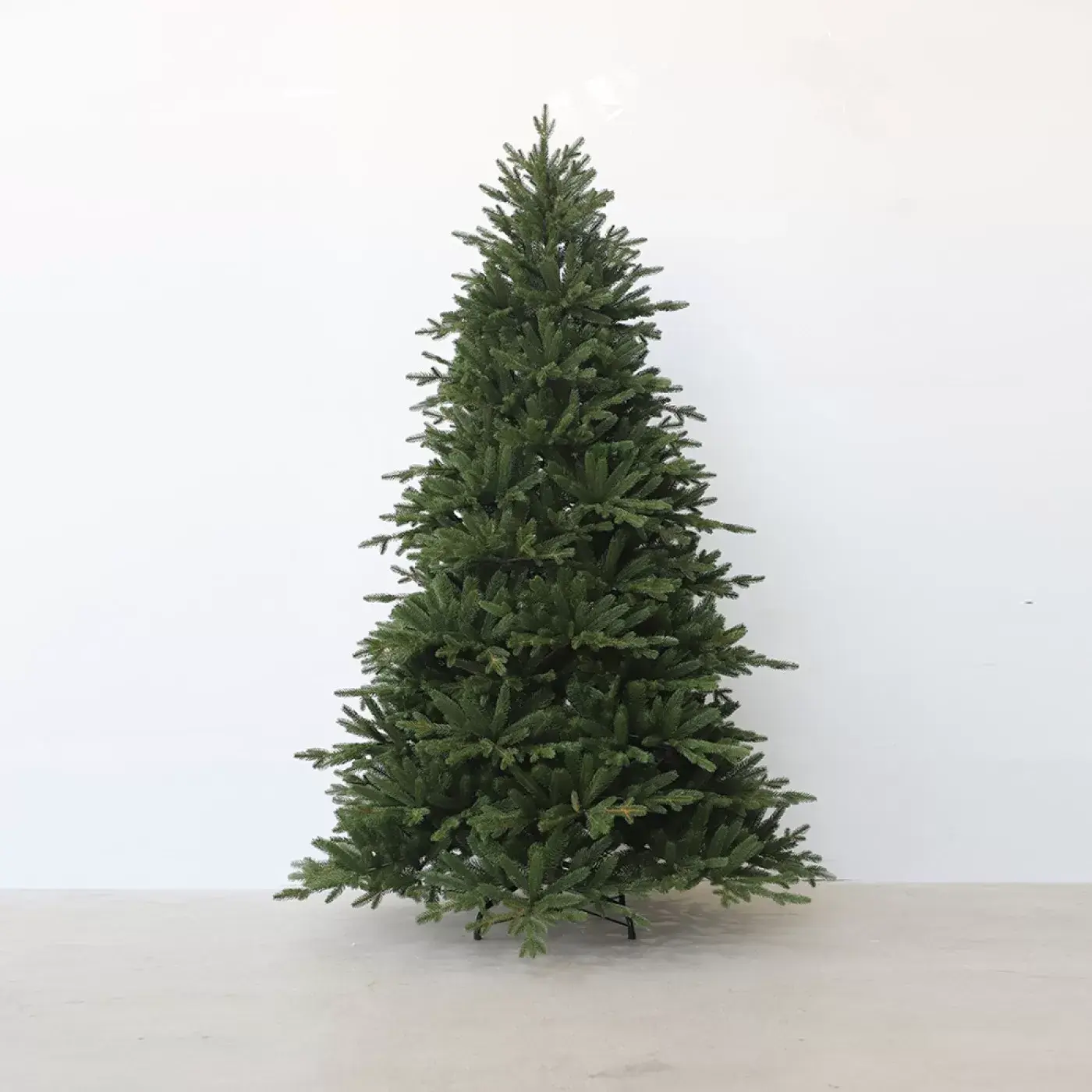 Елка искусственная Виола 240 см GrandCity 1