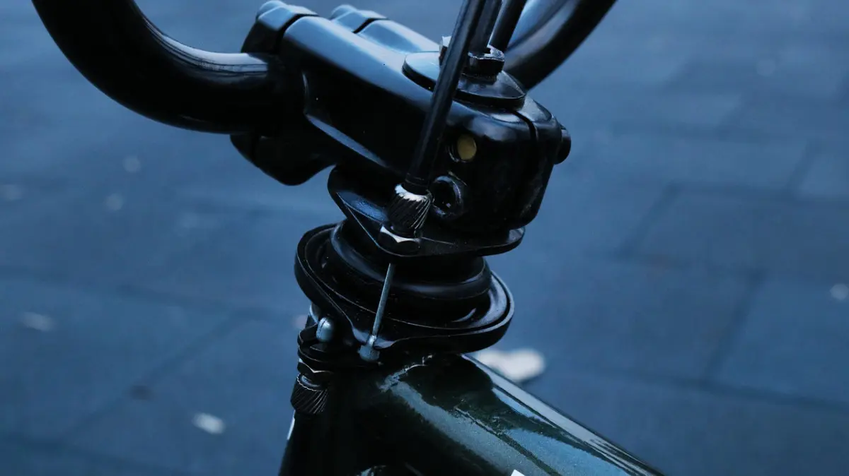 Stels Tyrant V030 оливковый 1