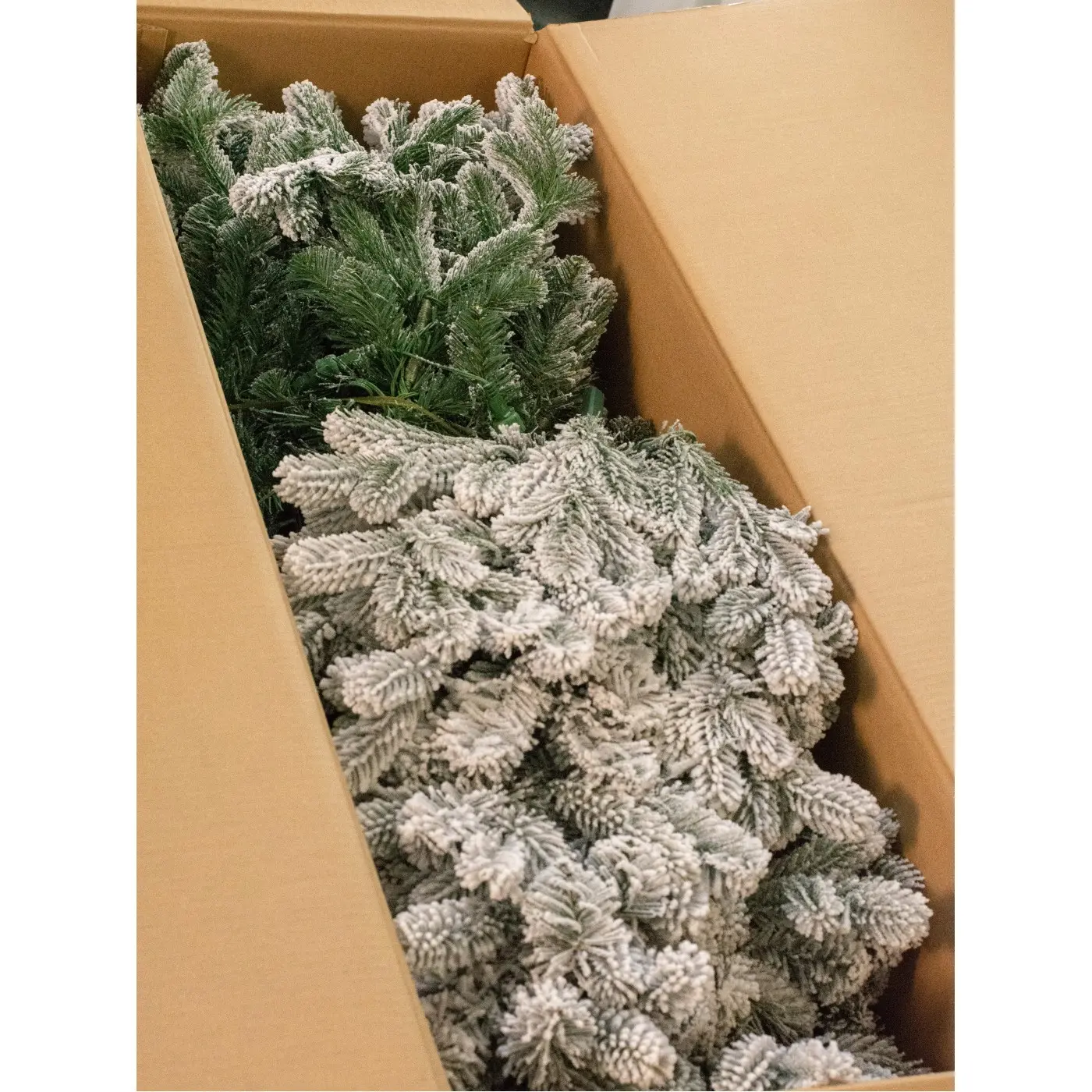 Елка искусственная Месина 210 см LED GrandCity 1