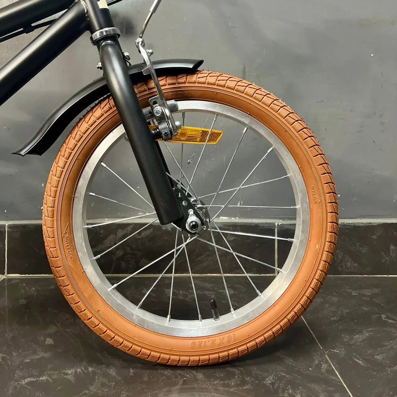 Велосипед Novatrack Valiant 16 черный 2