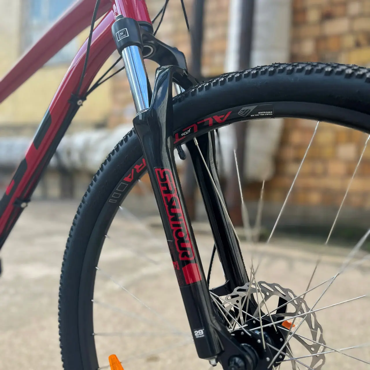 Велосипед GT Outpost Sport 29 красный 1