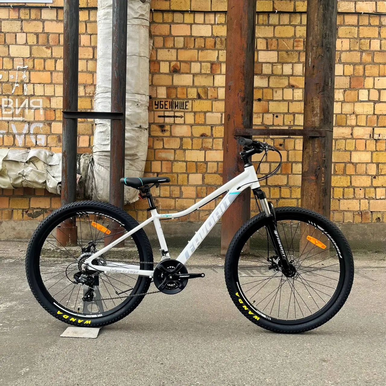 Велосипед Favorit Calypso 27.5 белый 2