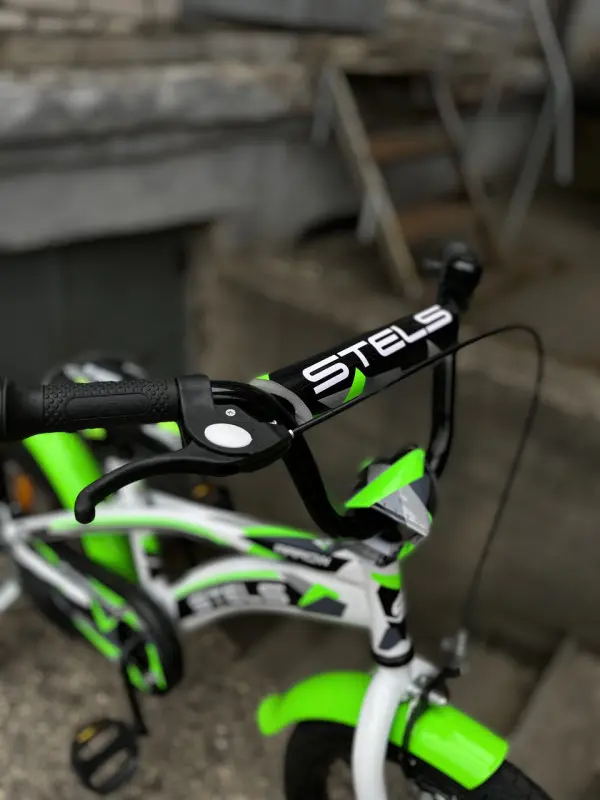Stels Arrow 16" V020 белый/зеленый 1