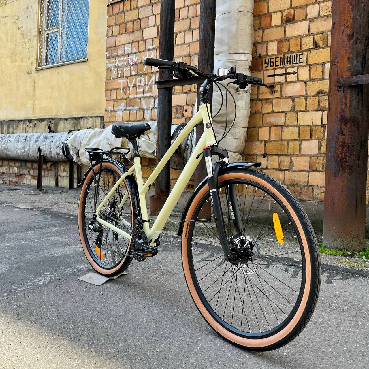 Велосипед Stark Touring 28.2 D LADY палевый матовый/серый 1