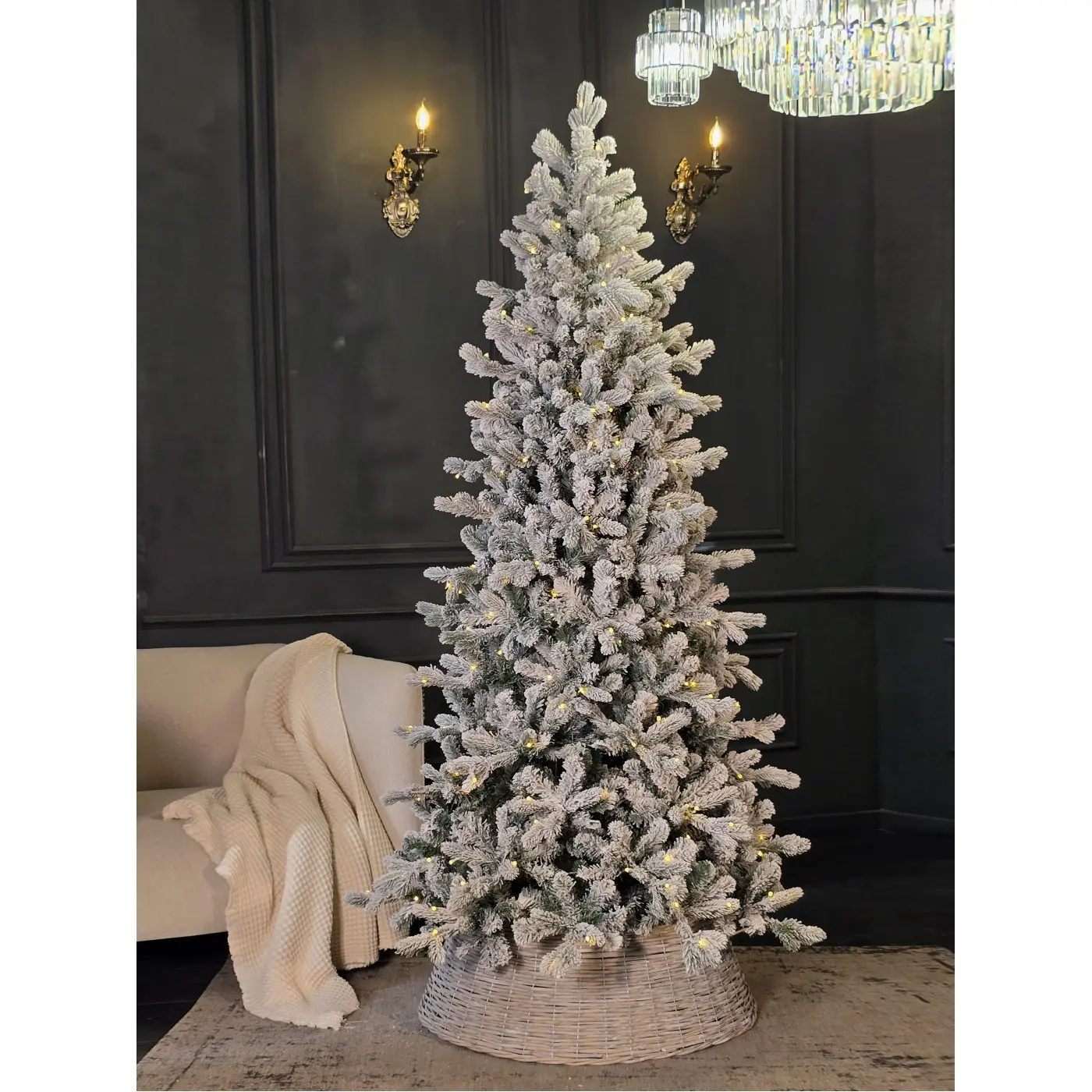 Елка искусственная Месина 210 см LED GrandCity 1