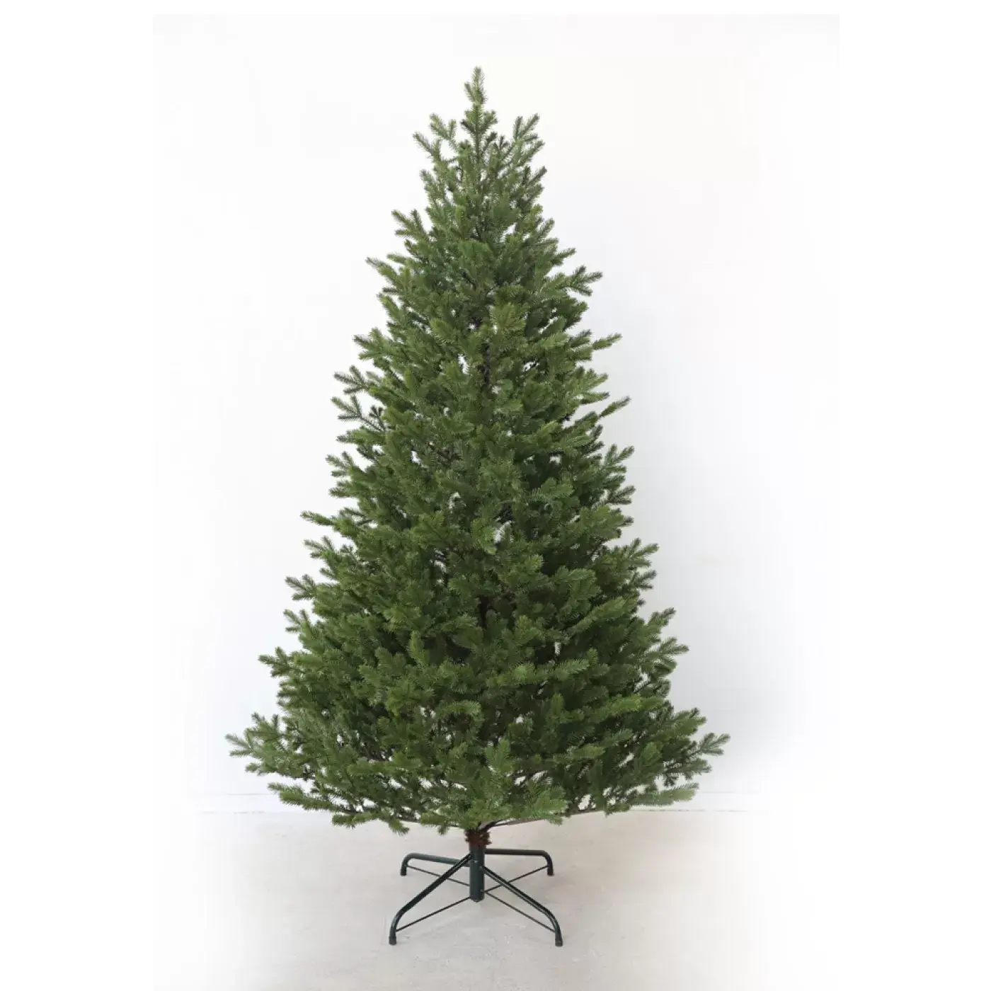 Елка искусственная Салерно 240 см GrandCity 1