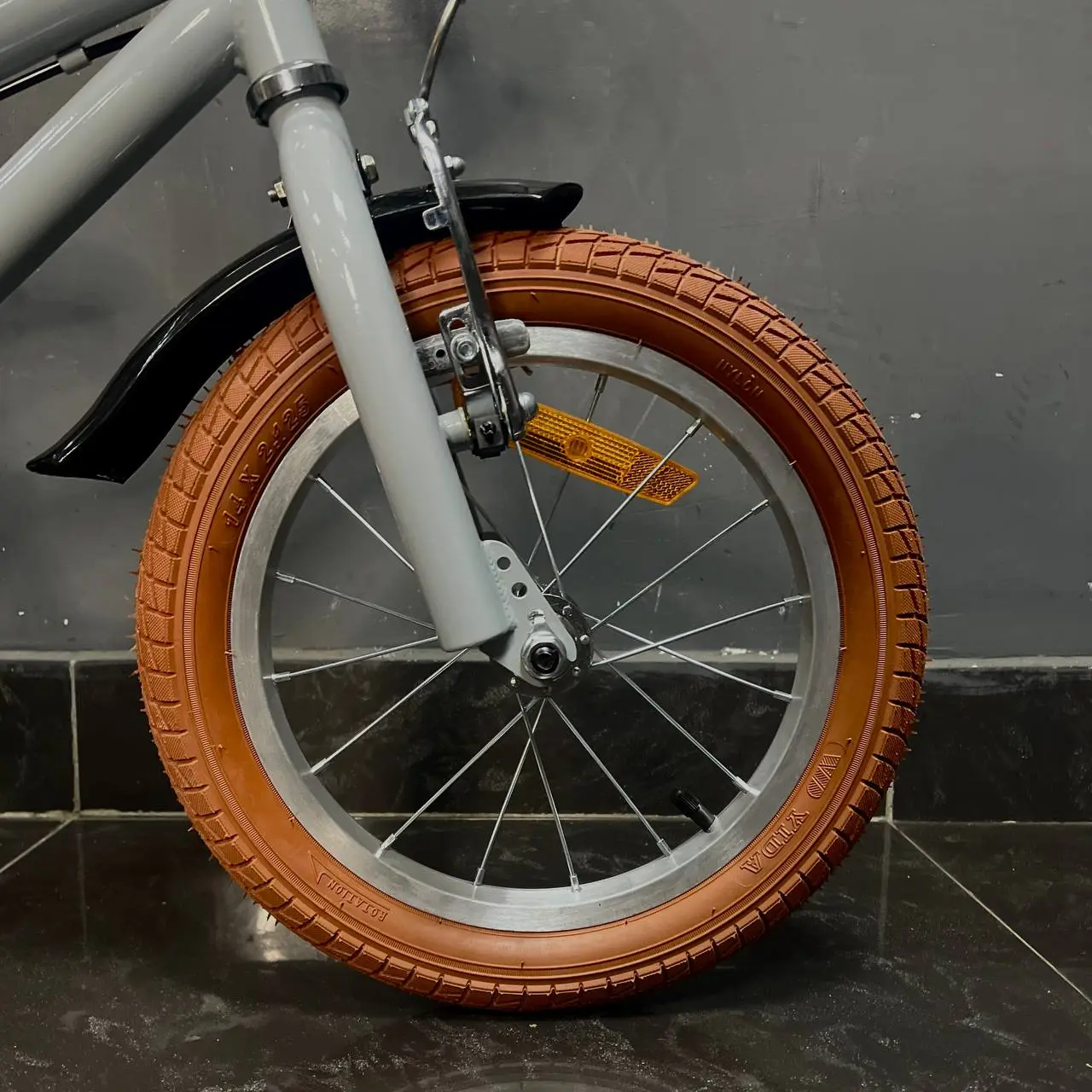 Велосипед Novatrack Valiant 14 серый 2
