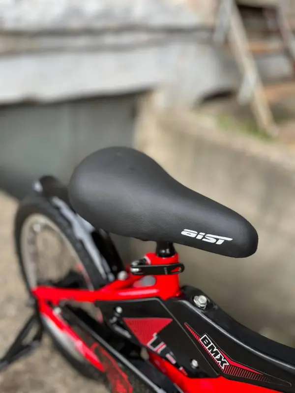 Aist Zuma 16 красный 1