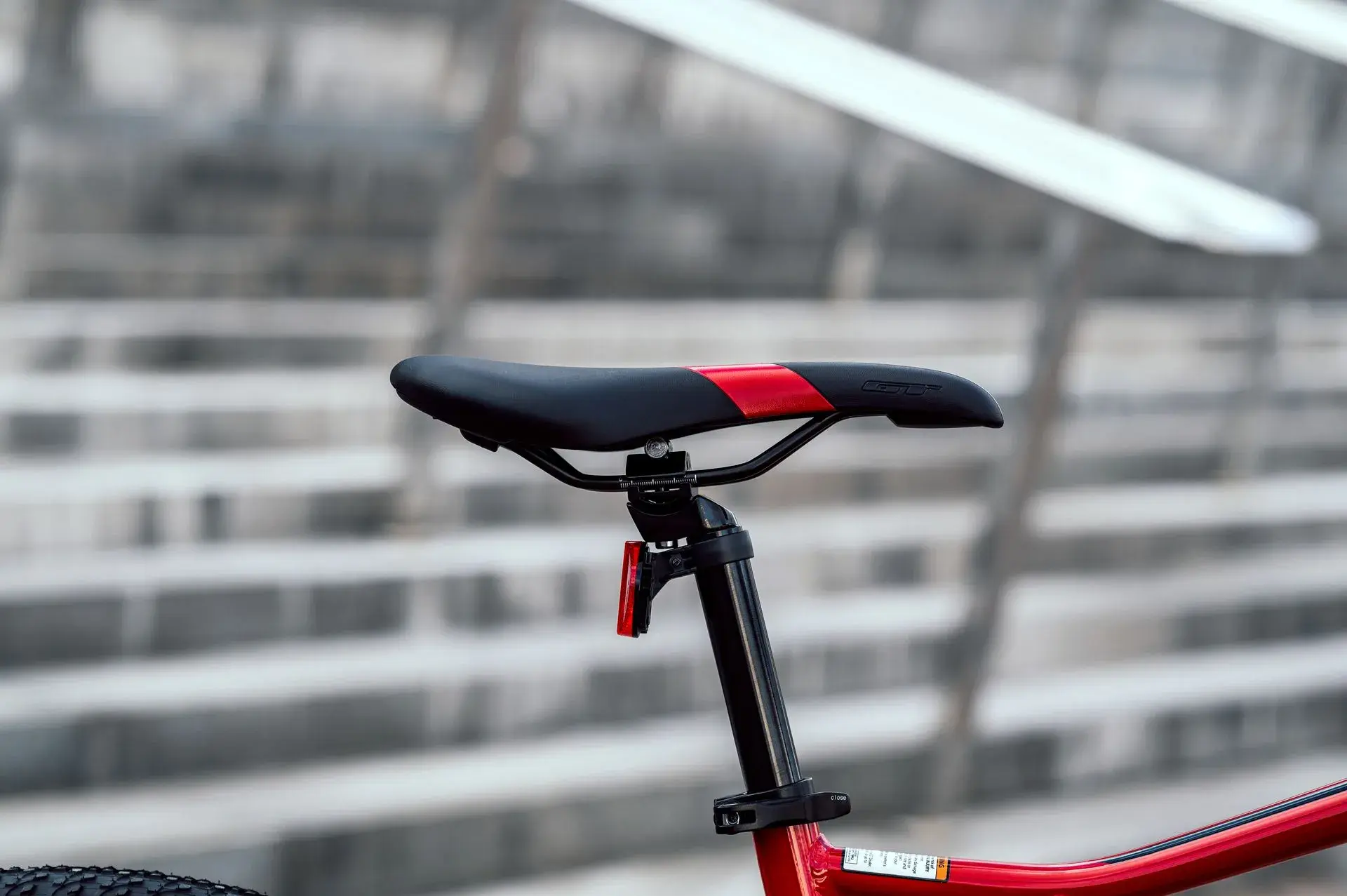 Велосипед GT Agressor sports 29 красный 1